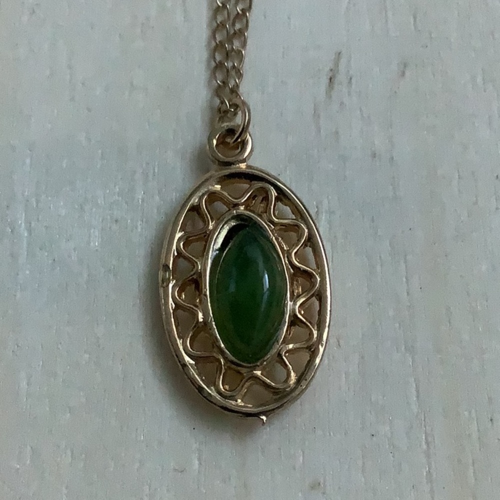 TLC GF New vintage dainty jade pendant necklace gold filled chain